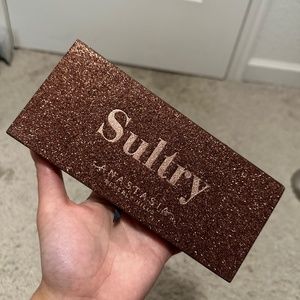 Anastasia beverly hills- sultry- eyeshadow palette